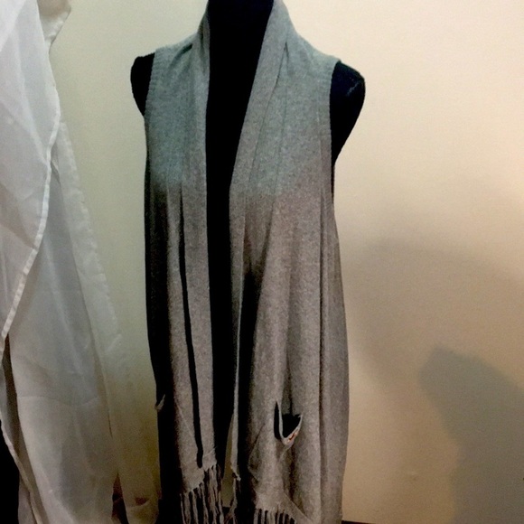 Hollister women’s long sleeveless grey and red cardigan - Picture 1 of 10